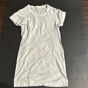 White lululemon workout top